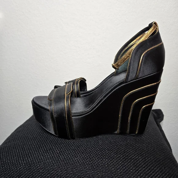 Tory Burch Black and Gold Wedges - Picture 4 of 5